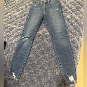Good American Distressed Skinny Jeans in Blue
